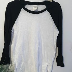 B&W simple light weight women’s baseball tee